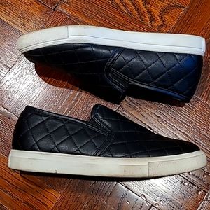 Shein Black Slip-On Shoes Size 8.5
